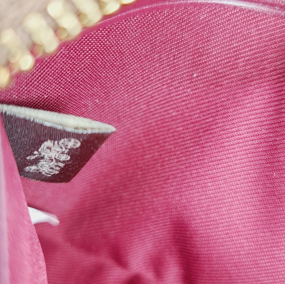 COACH Accordion Zip Wallet Signature - Picture 7 of 9